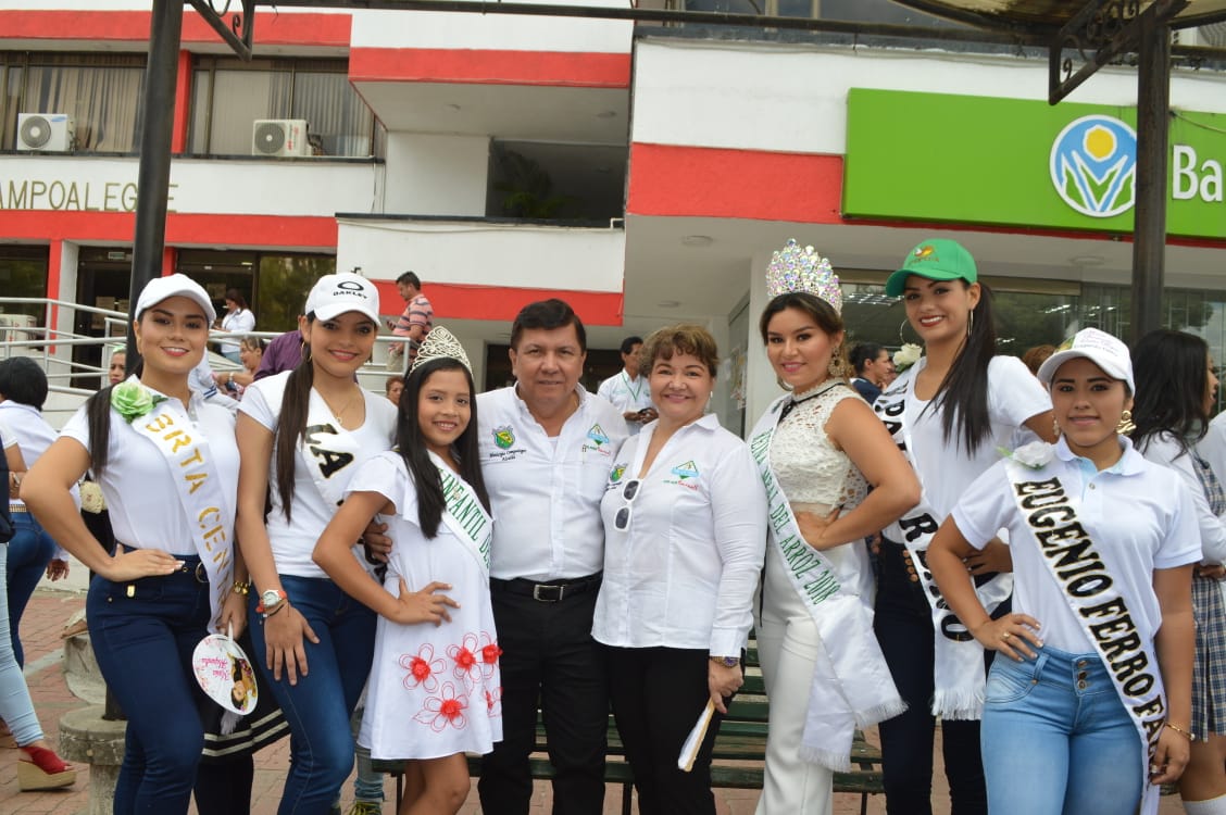 María Alejandra Arias, Danny Maldonado, Luisa Angélica Millán, Reina Infantil del Arroz 2019; Aldemar Gutiérrez, Alcalde de Campoalegre; Carmenza Cortes, Primera Dama del Municipio; María del Pilar Álvarez, Reina del Arroz 2018; Michell Dayana Córdoba y María Fernanda Castro.